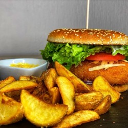 Chobo burger with potato slices